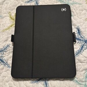 SPECK Balance Folio Case for iPad air 11”